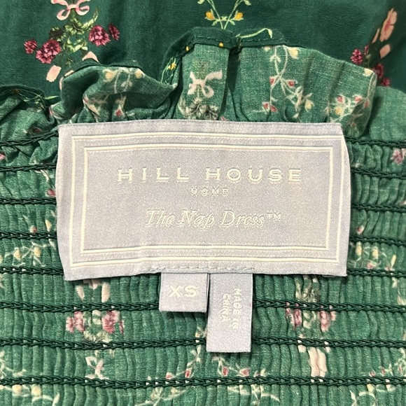 Hill House Ellie Nap Dress in Emerald Trellis Floral
Size XS - Picture 10 of 11